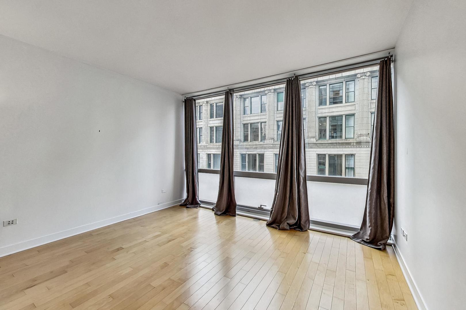 8 E Randolph Street 1004 Property Photo 12