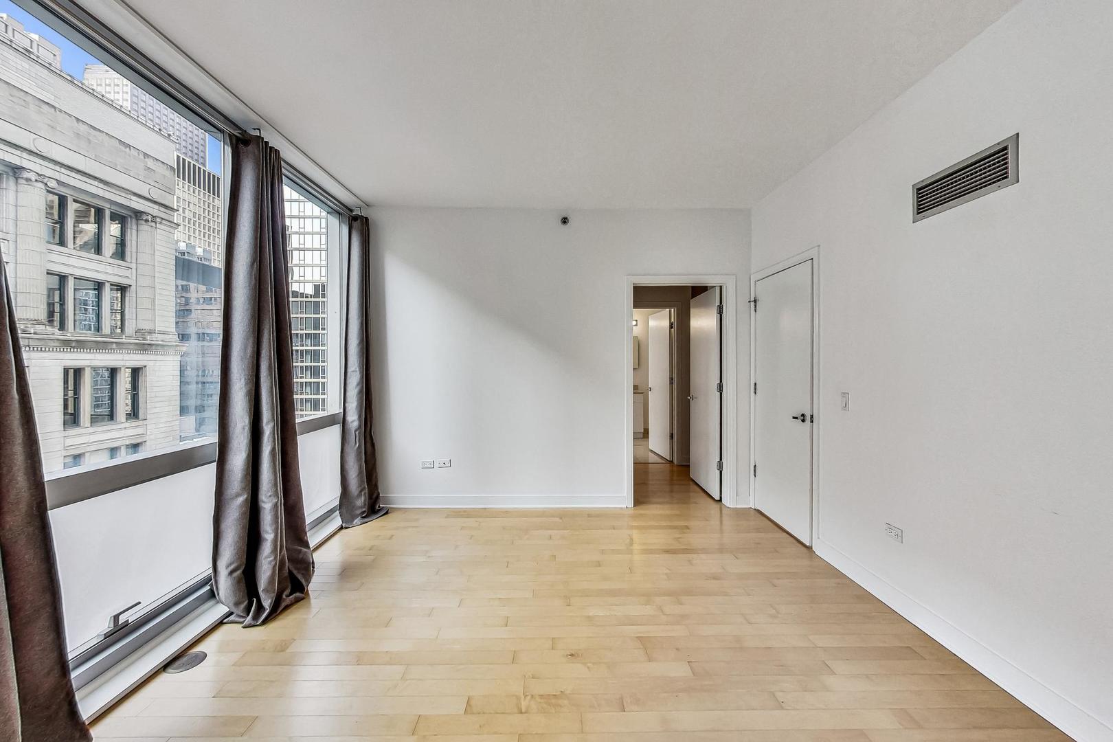 8 E Randolph Street 1004 Property Photo 13