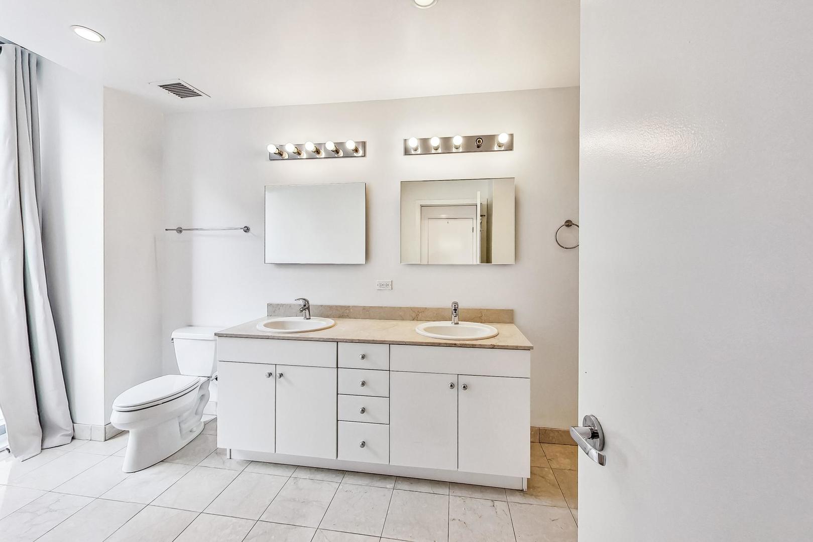 8 E Randolph Street 1004 Property Photo 15