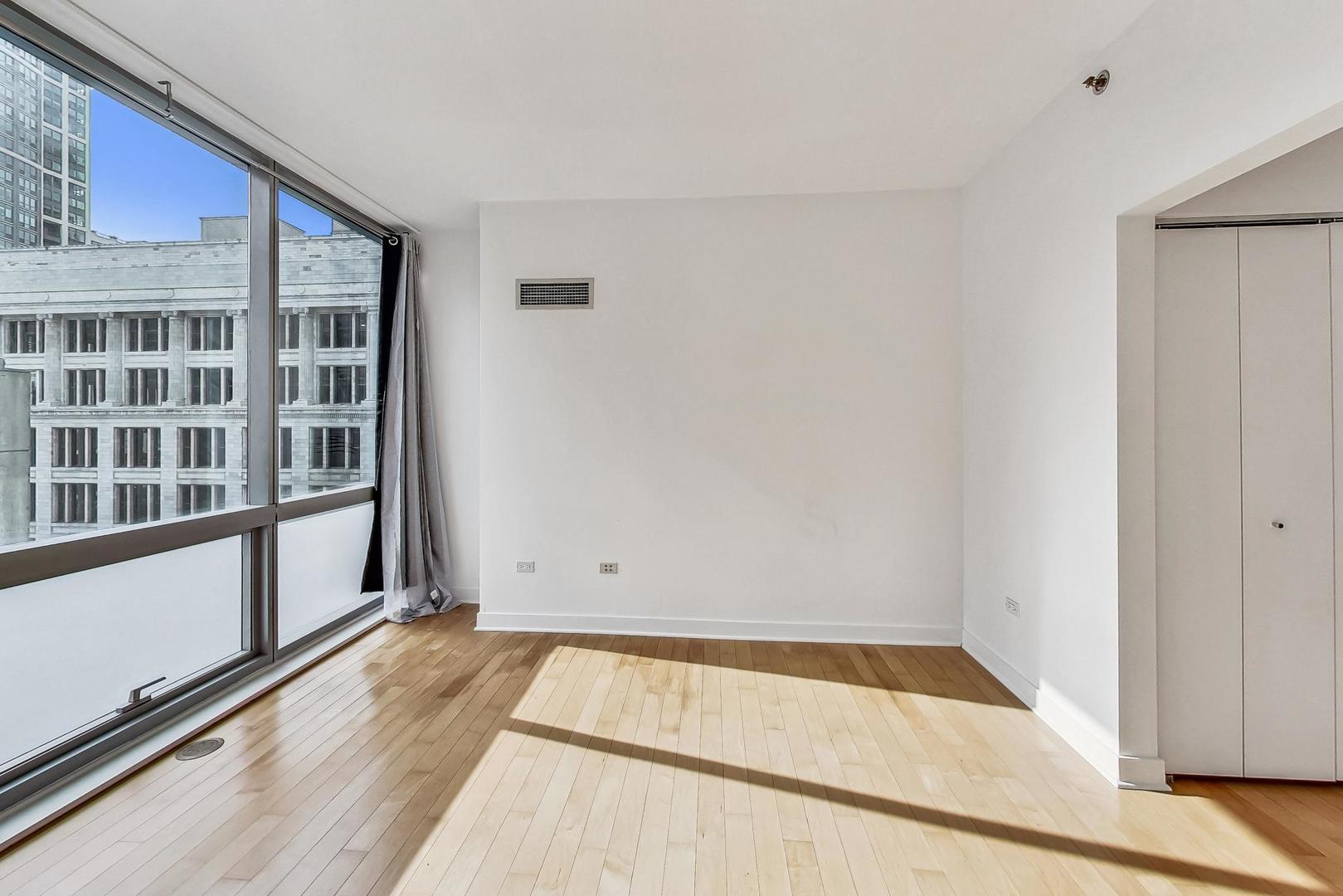 8 E Randolph Street 1004 Property Photo 18