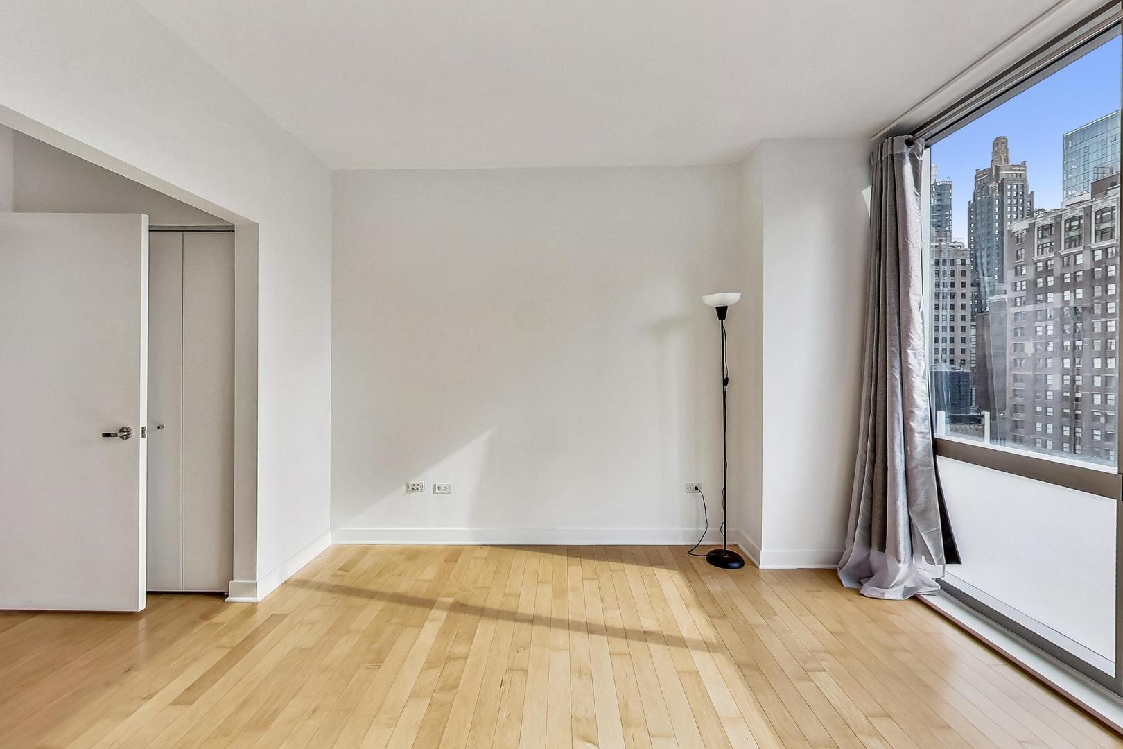 8 E Randolph Street 1004 Property Photo 19