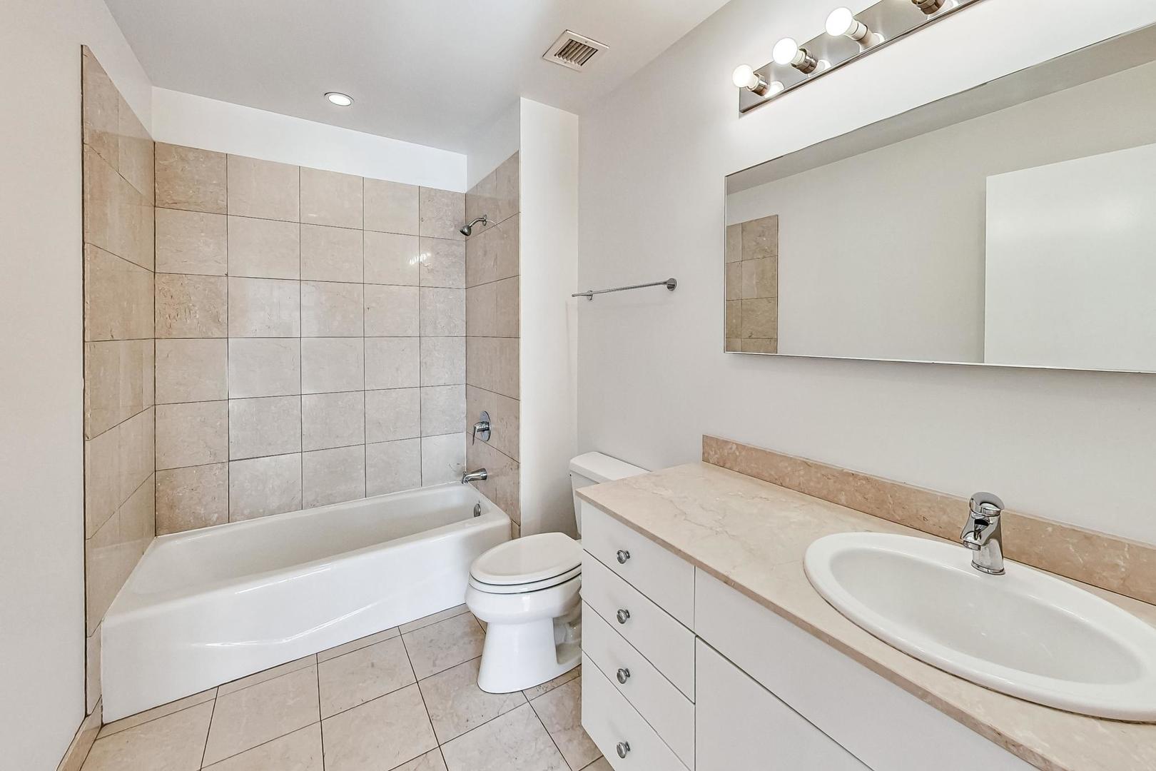 8 E Randolph Street 1004 Property Photo 20