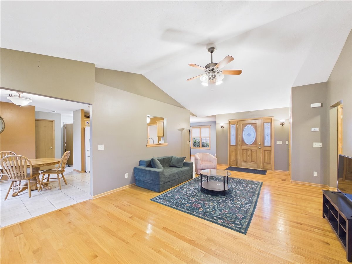 2819 Mary Street Property Photo 14