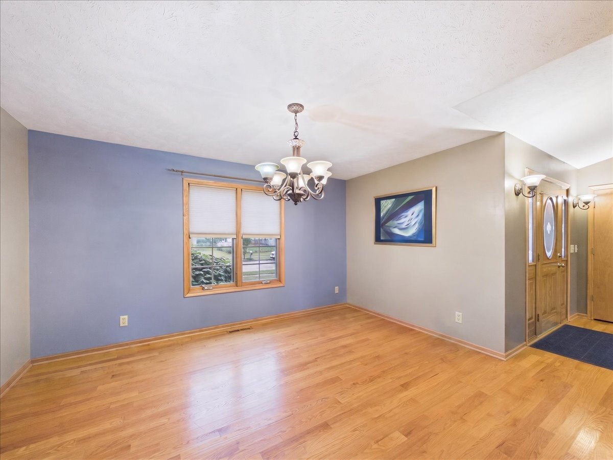 2819 Mary Street Property Photo 19
