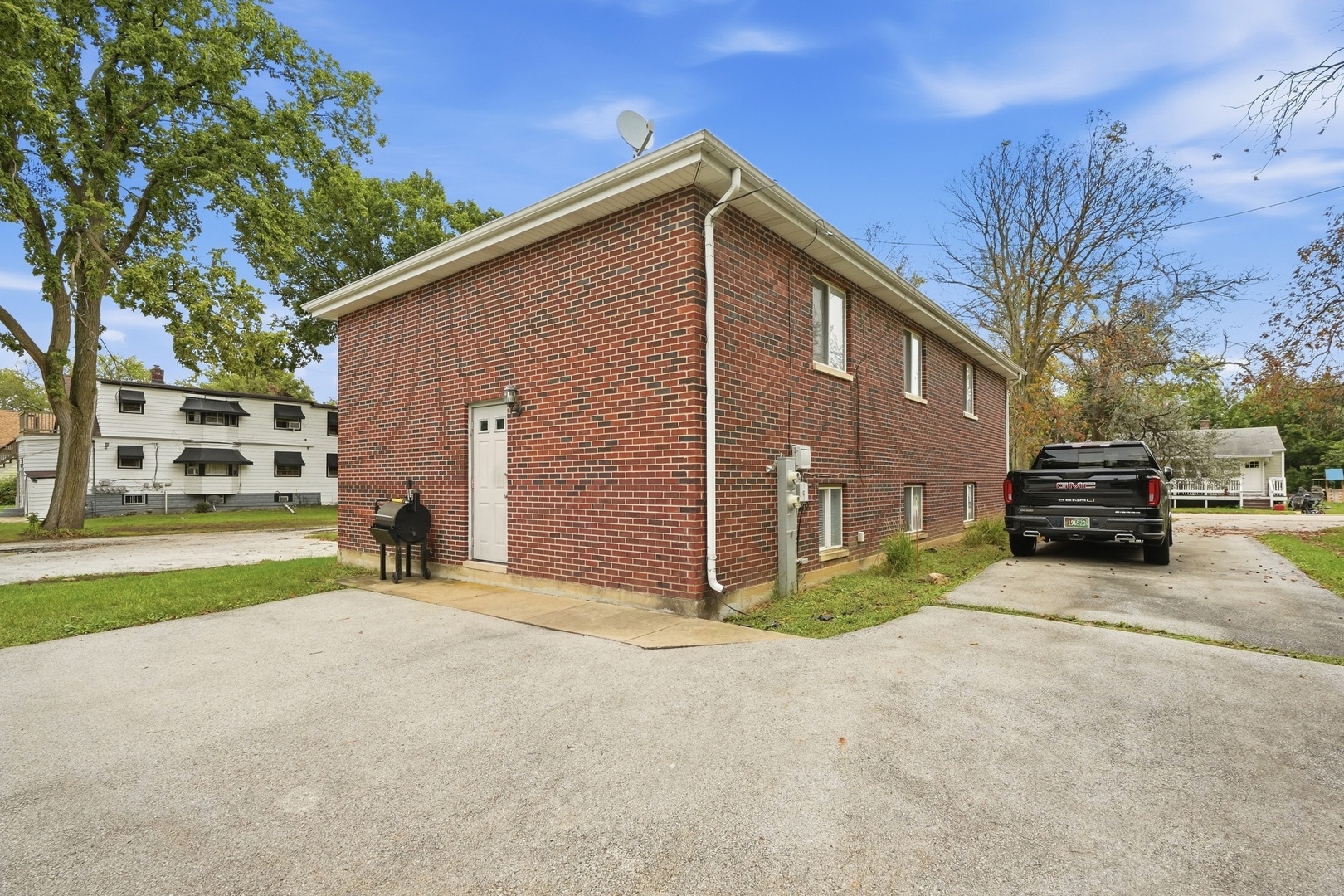 3760 Green Street Property Photo 4