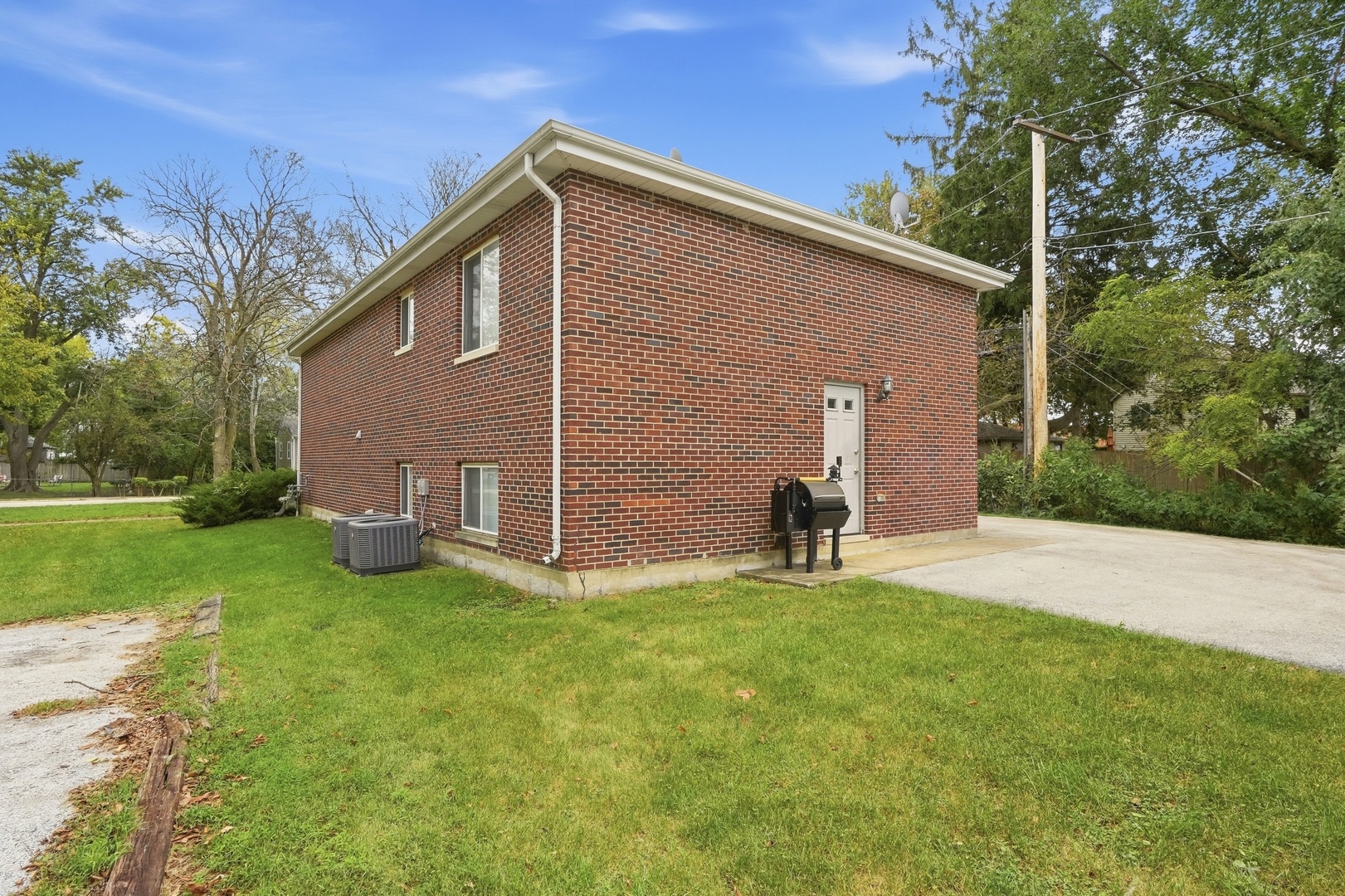 3760 Green Street Property Photo 5