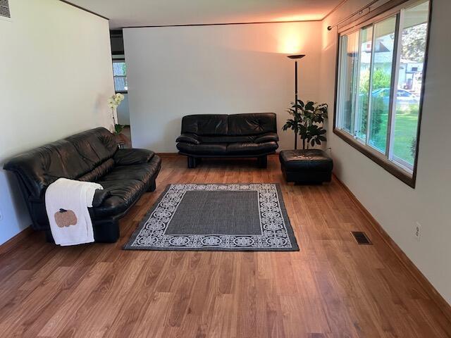 2109 W 7th St Street Property Photo 8