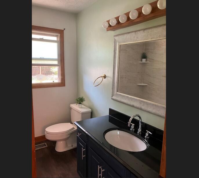 2109 W 7th St Street Property Photo 12