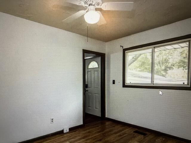 2109 W 7th St Street Property Photo 17
