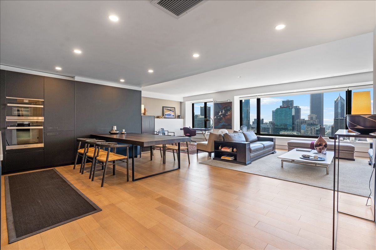 161 E Chicago Avenue 33c Property Photo 6