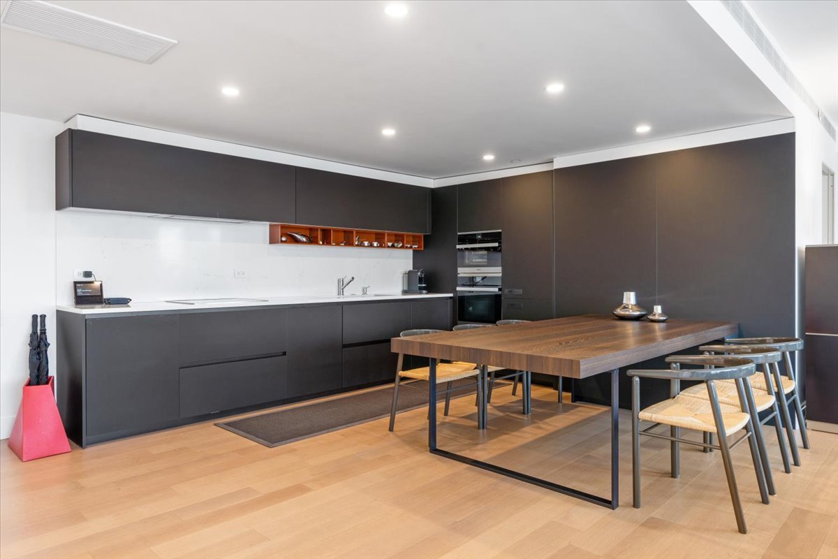 161 E Chicago Avenue 33c Property Photo 7
