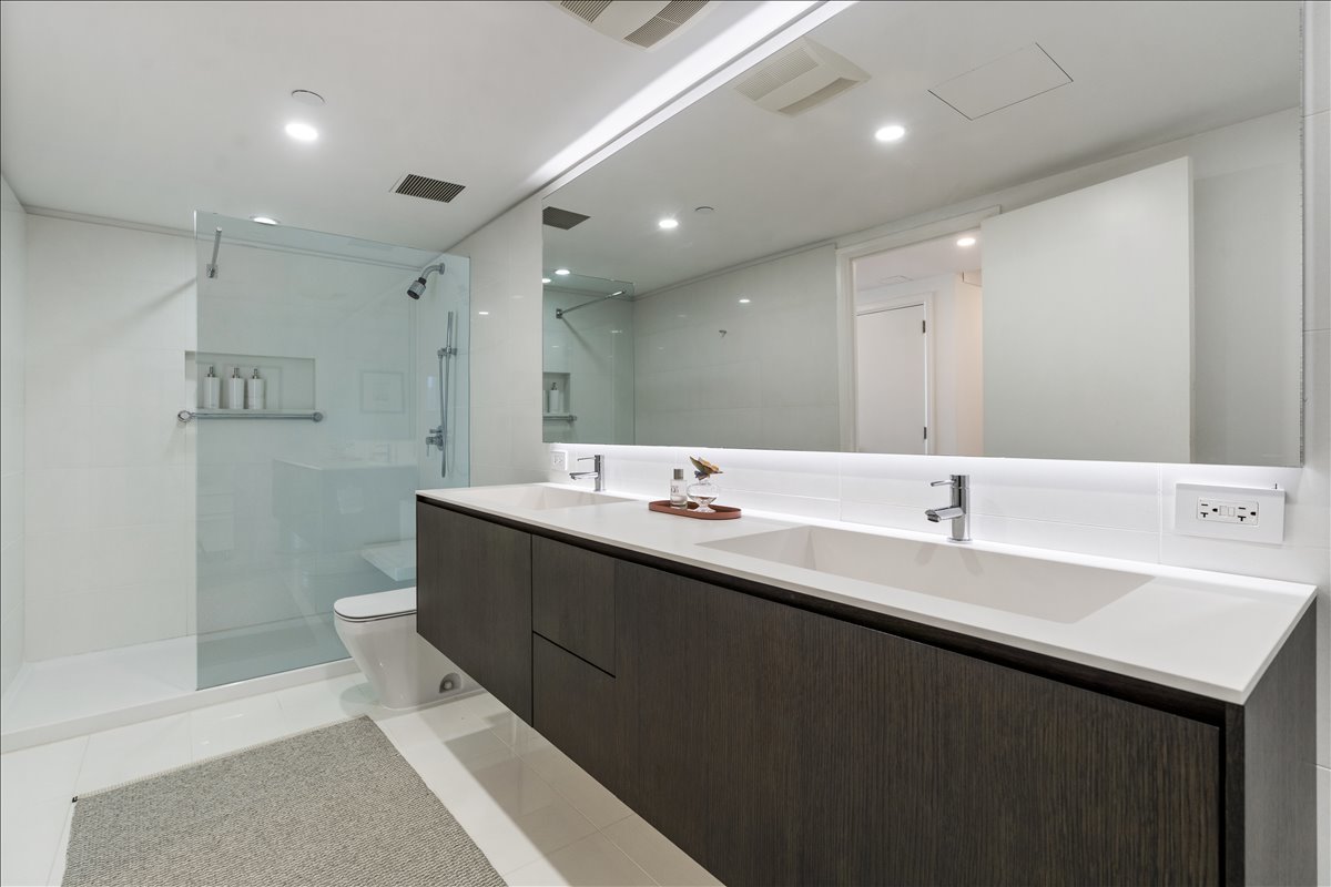 161 E Chicago Avenue 33c Property Photo 25