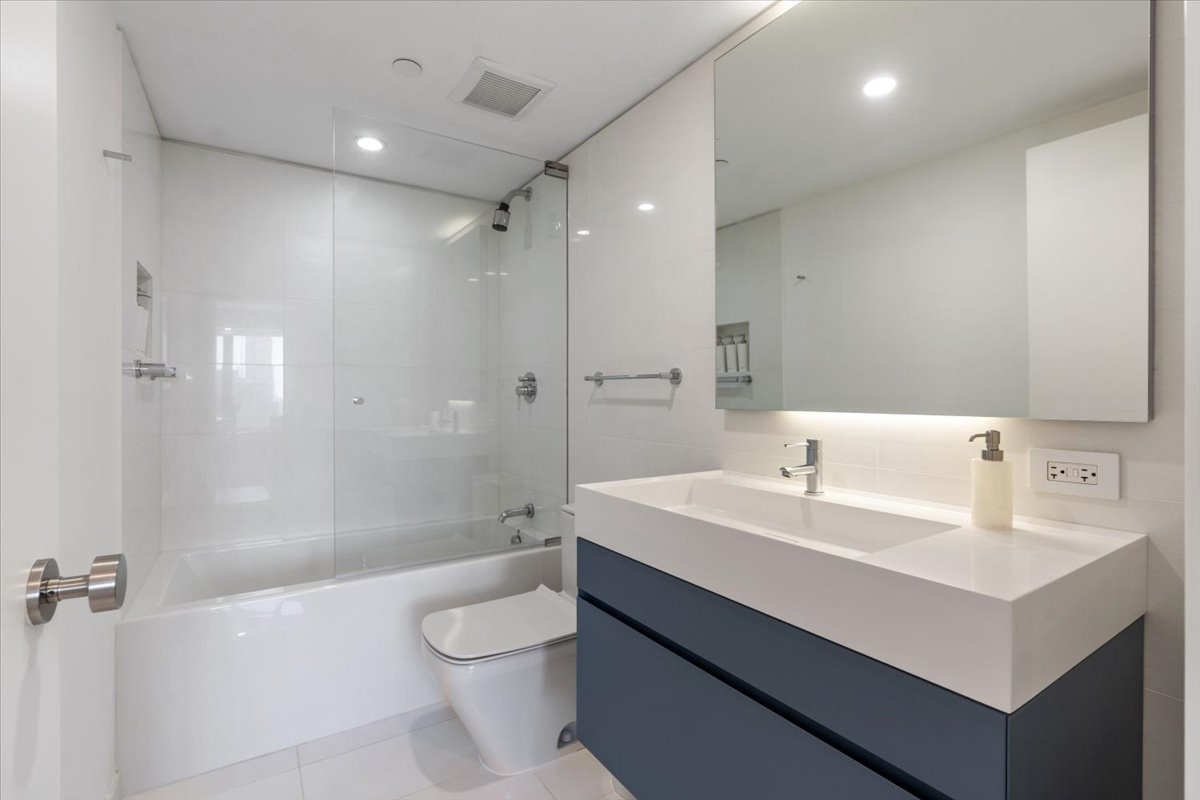 161 E Chicago Avenue 33c Property Photo 29
