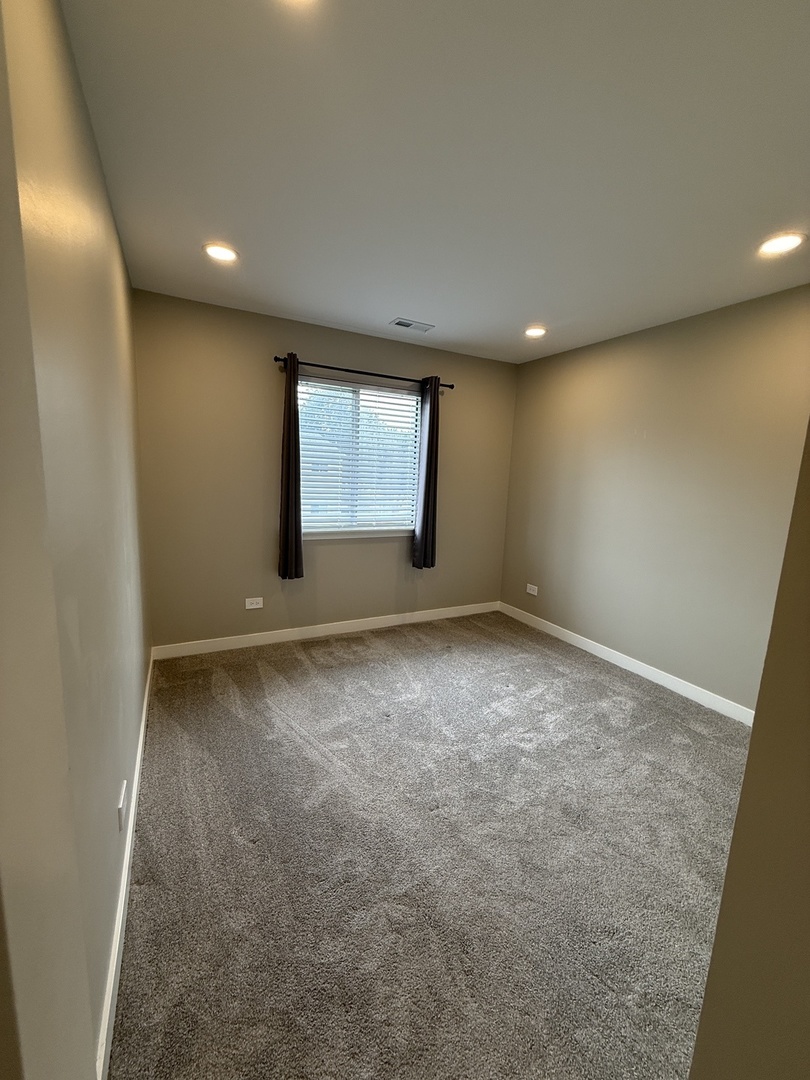673 Thorntree Court D-2 Property Photo 9
