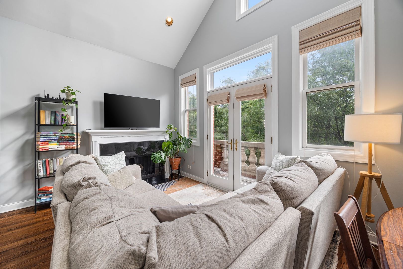 2930 N Damen Avenue 3 Property Photo 3