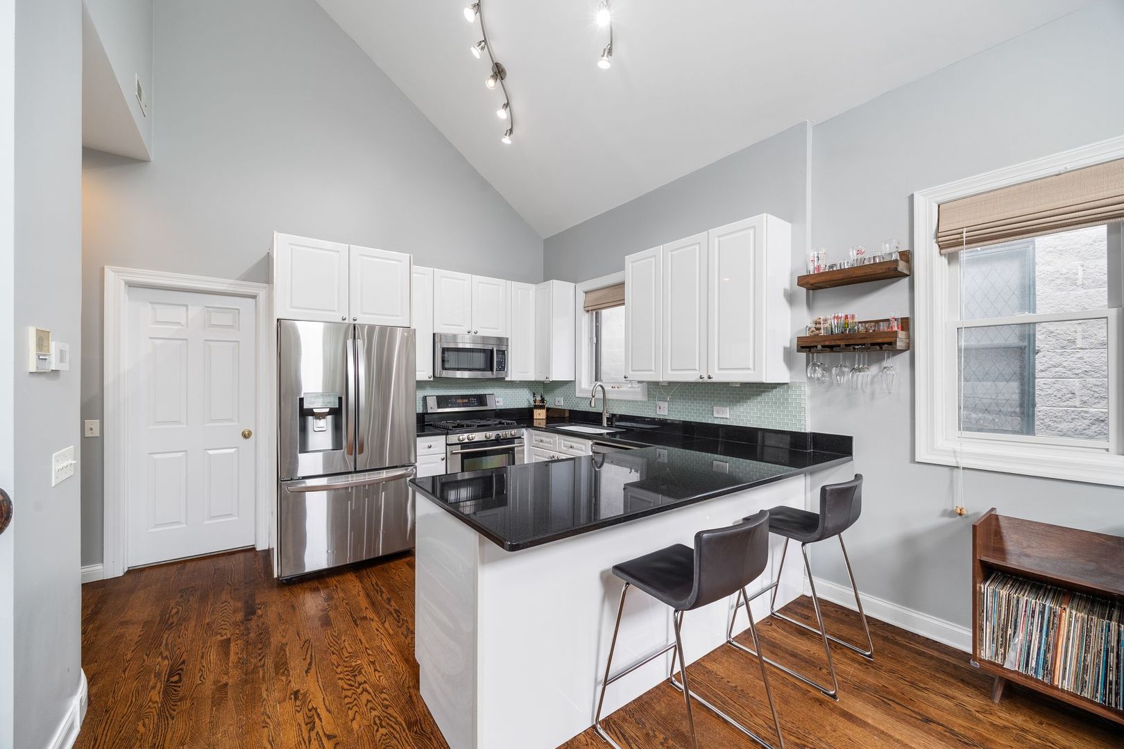 2930 N Damen Avenue 3 Property Photo 7