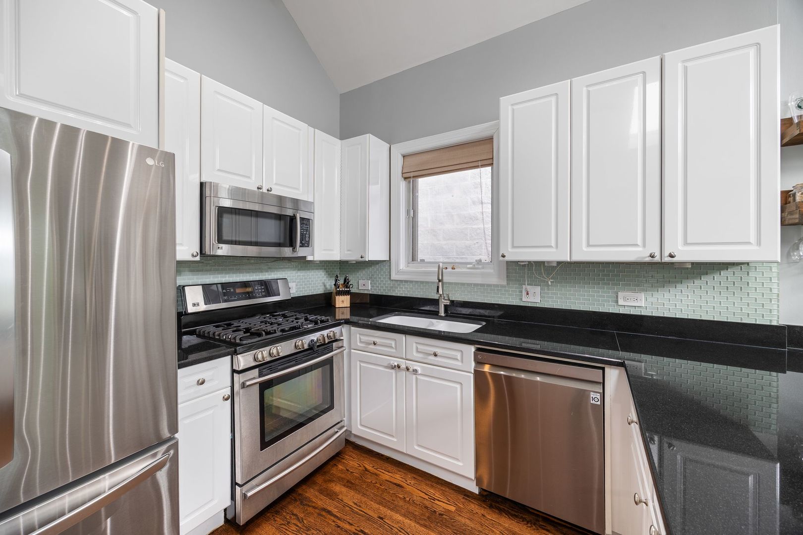 2930 N Damen Avenue 3 Property Photo 8
