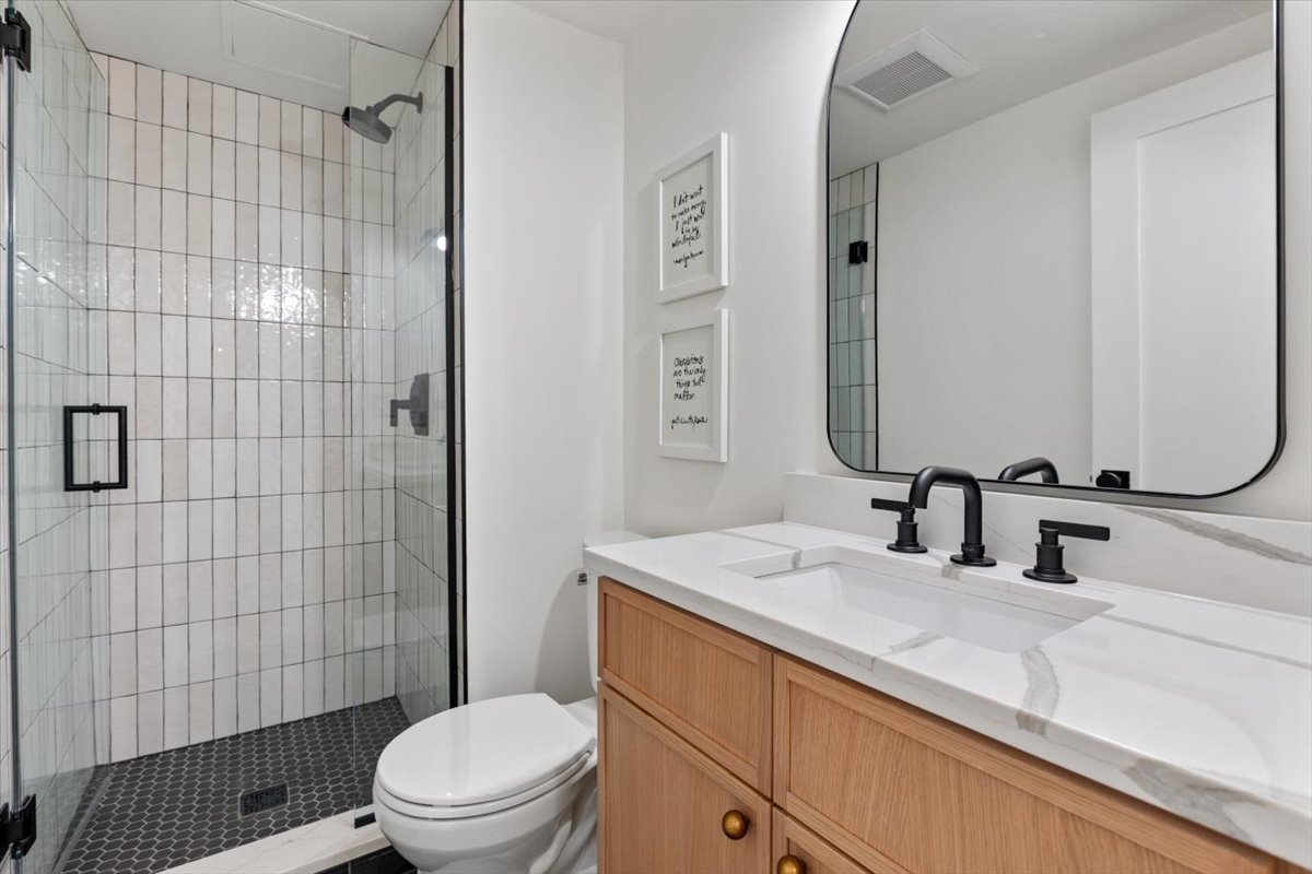 12747009 Property Photo 17