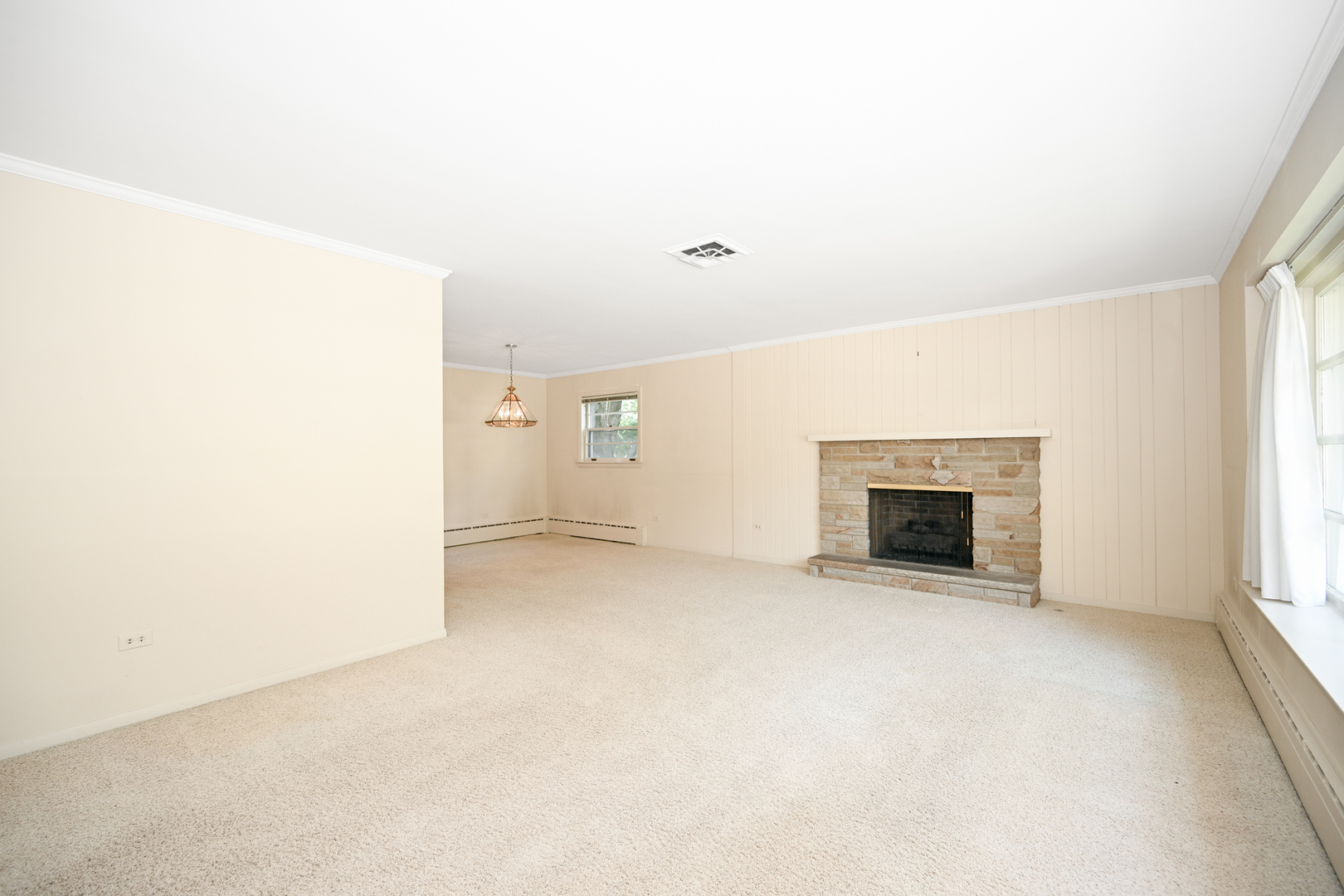 218 W Elm Street Property Photo 6