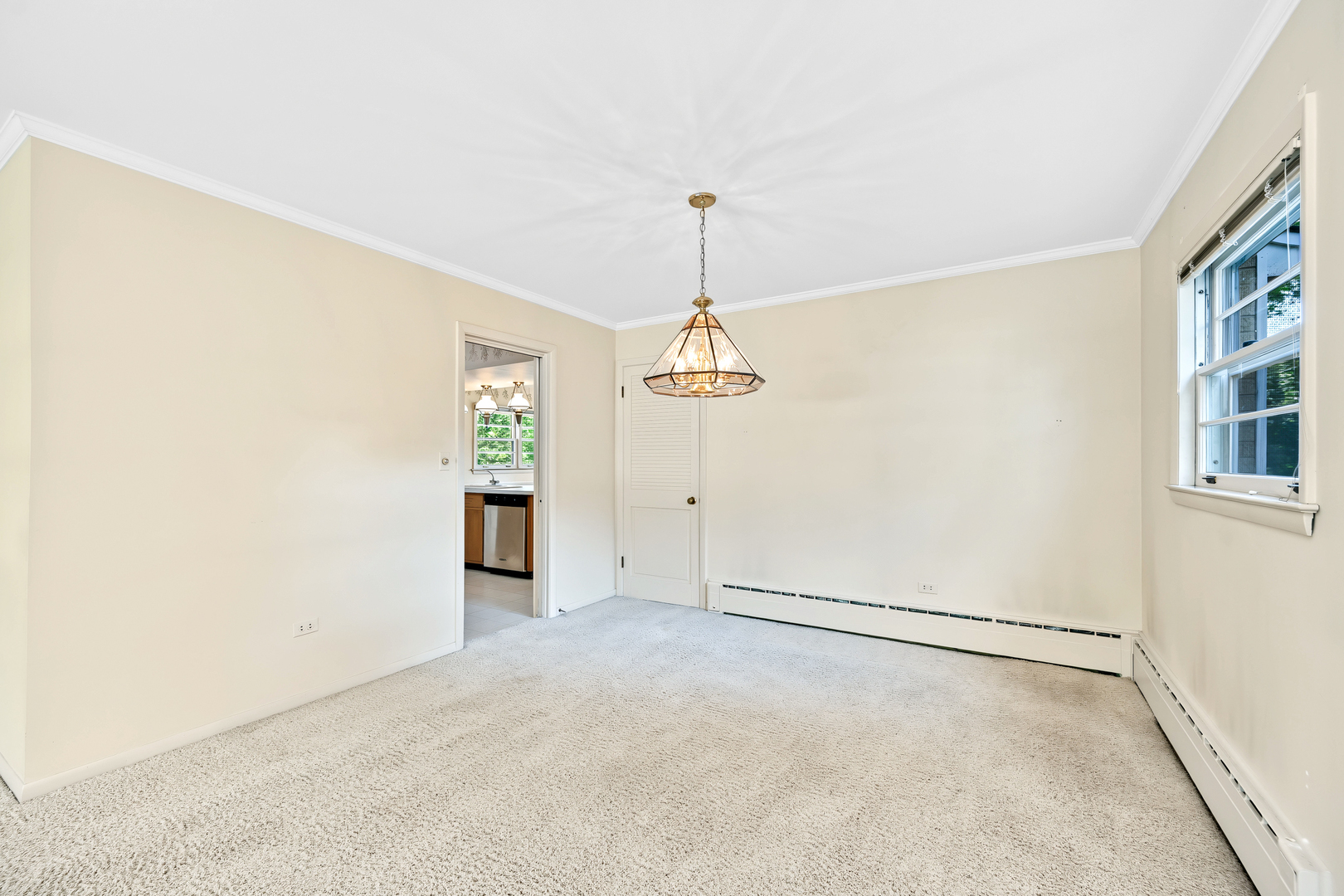 218 W Elm Street Property Photo 10