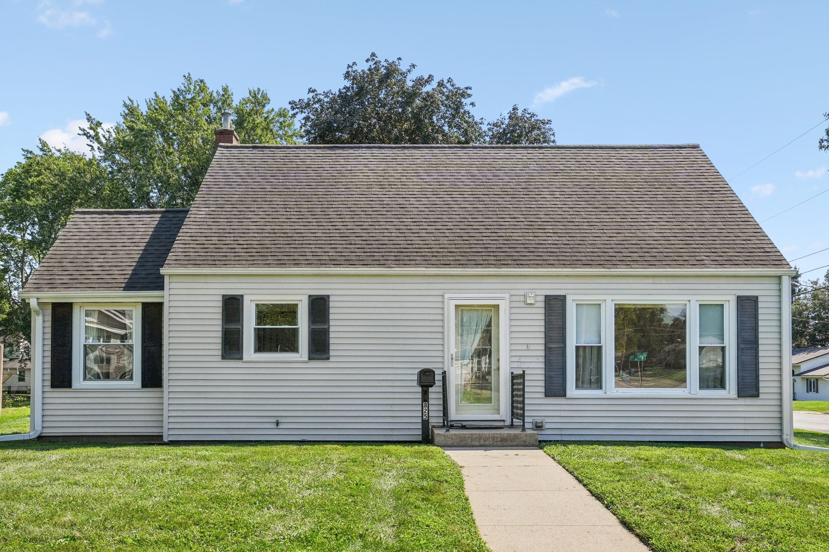 825 4th Street Property Photo 1