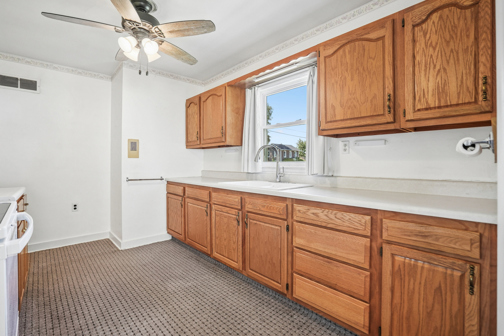 825 4th Street Property Photo 4