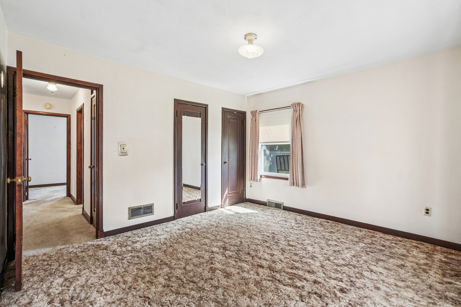 825 4th Street Property Photo 11