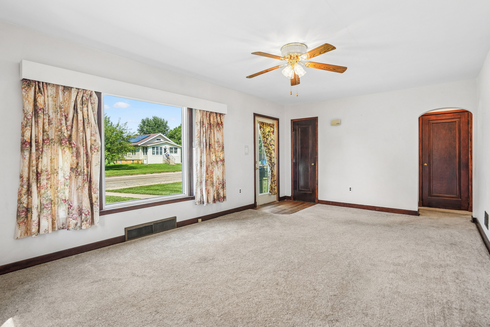 825 4th Street Property Photo 18
