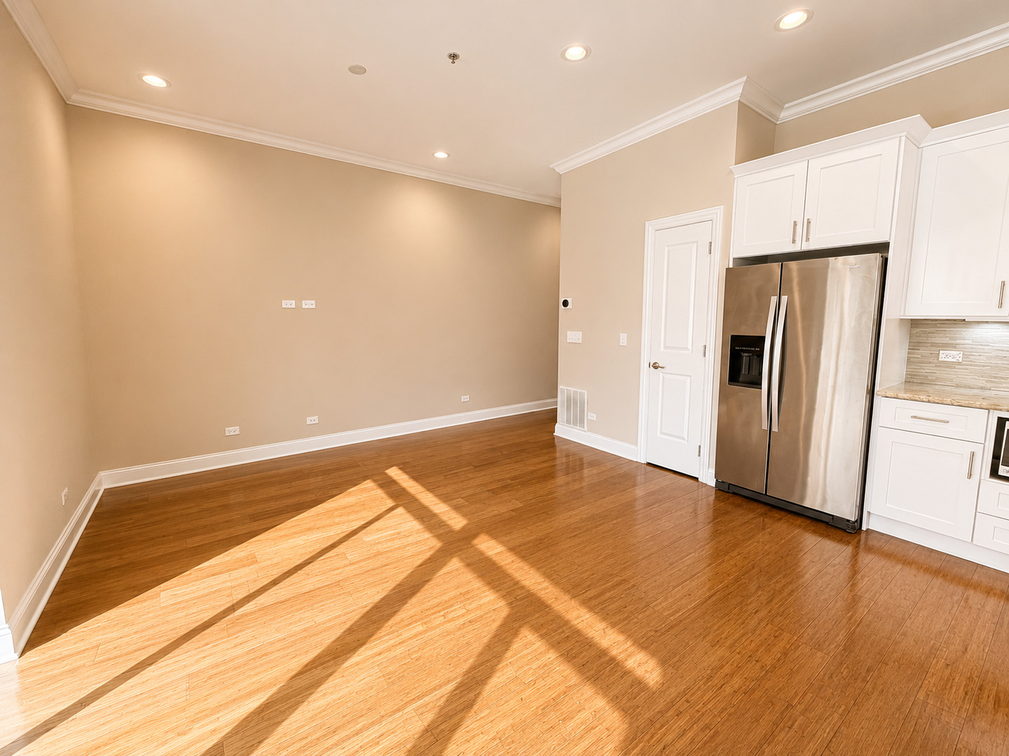 1002 W Van Buren Street 402 Property Photo 4