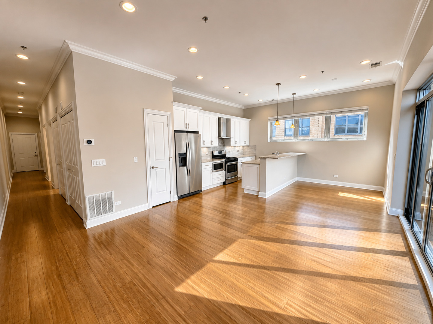 1002 W Van Buren Street 402 Property Photo 5