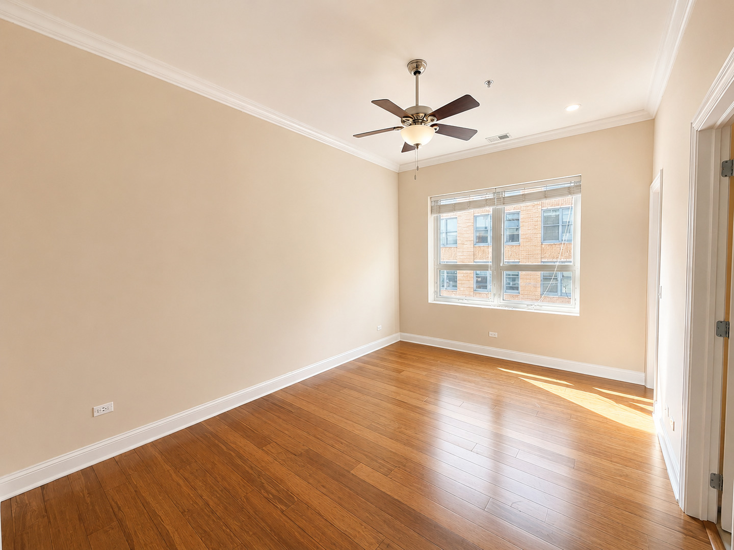 1002 W Van Buren Street 402 Property Photo 15
