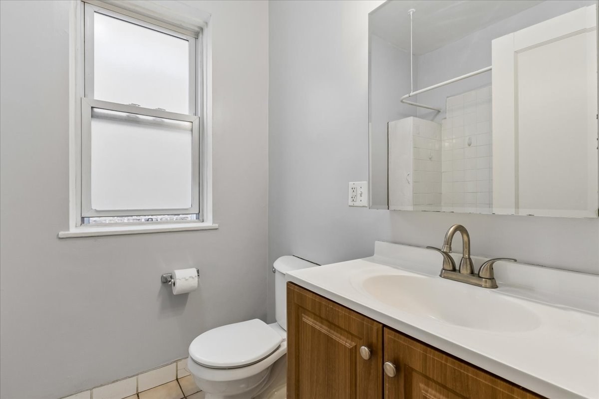 4852 N Rockwell Street 2 Property Photo 10