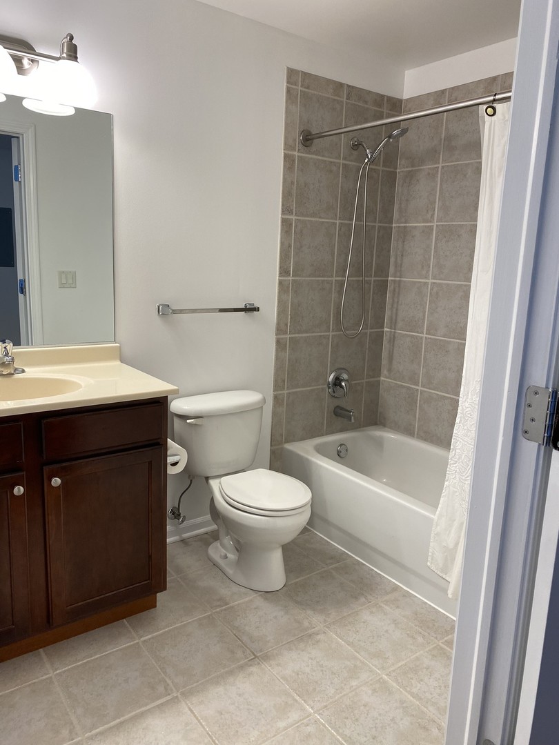 100 N Hermitage Avenue 608 Property Photo 11