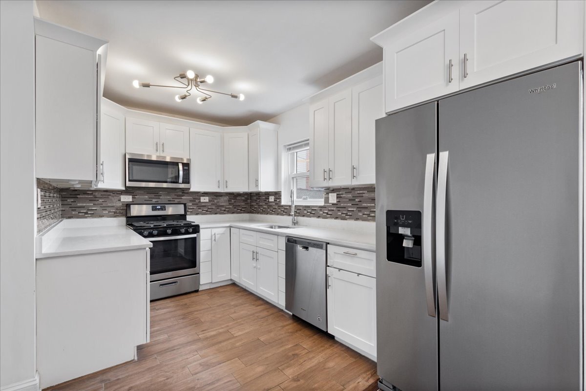 2611 W Jarlath Street Property Photo 4