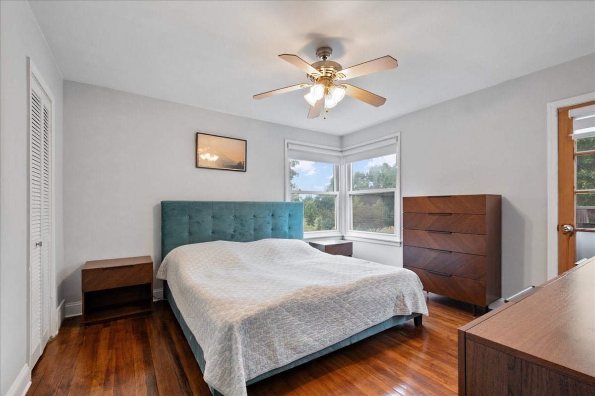 2611 W Jarlath Street Property Photo 8