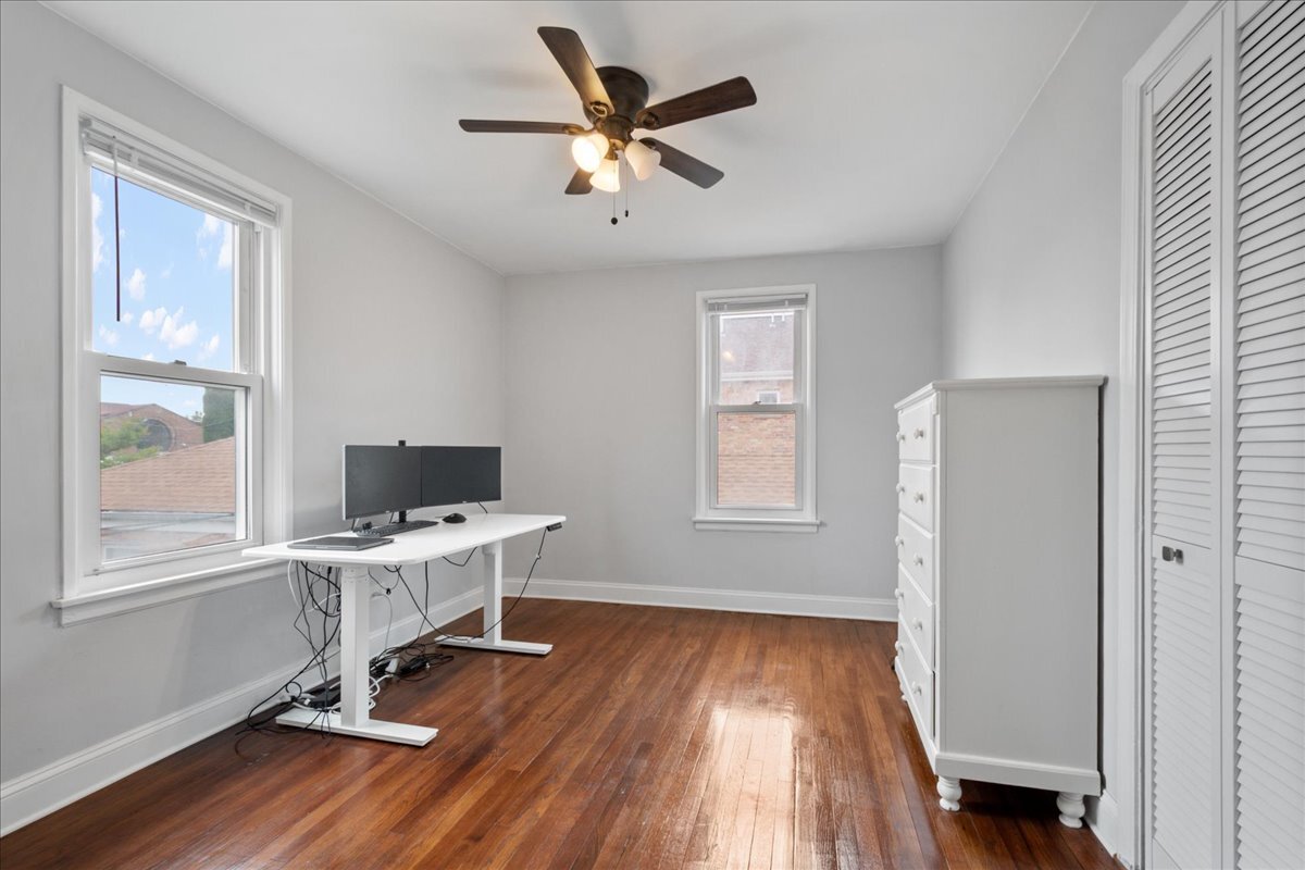 2611 W Jarlath Street Property Photo 9