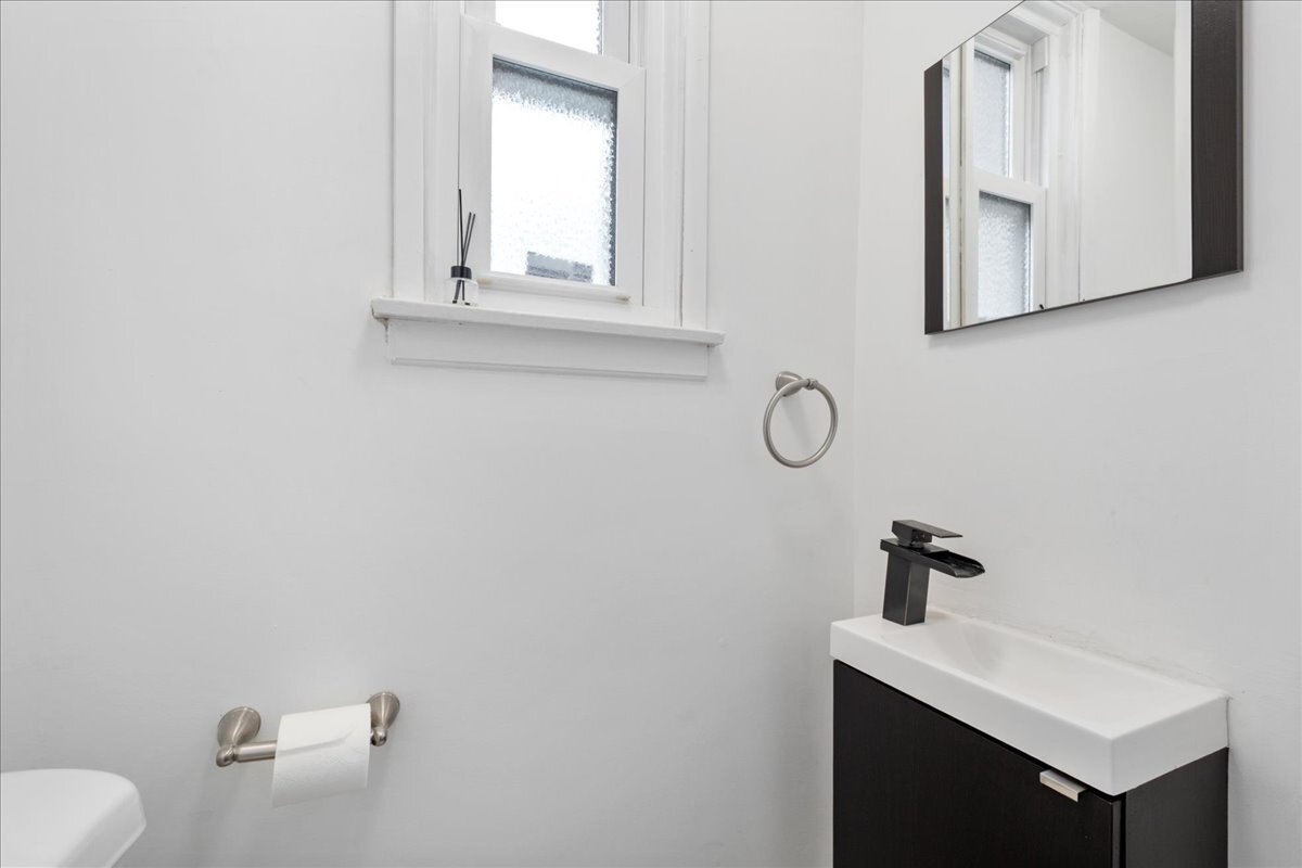 2611 W Jarlath Street Property Photo 13