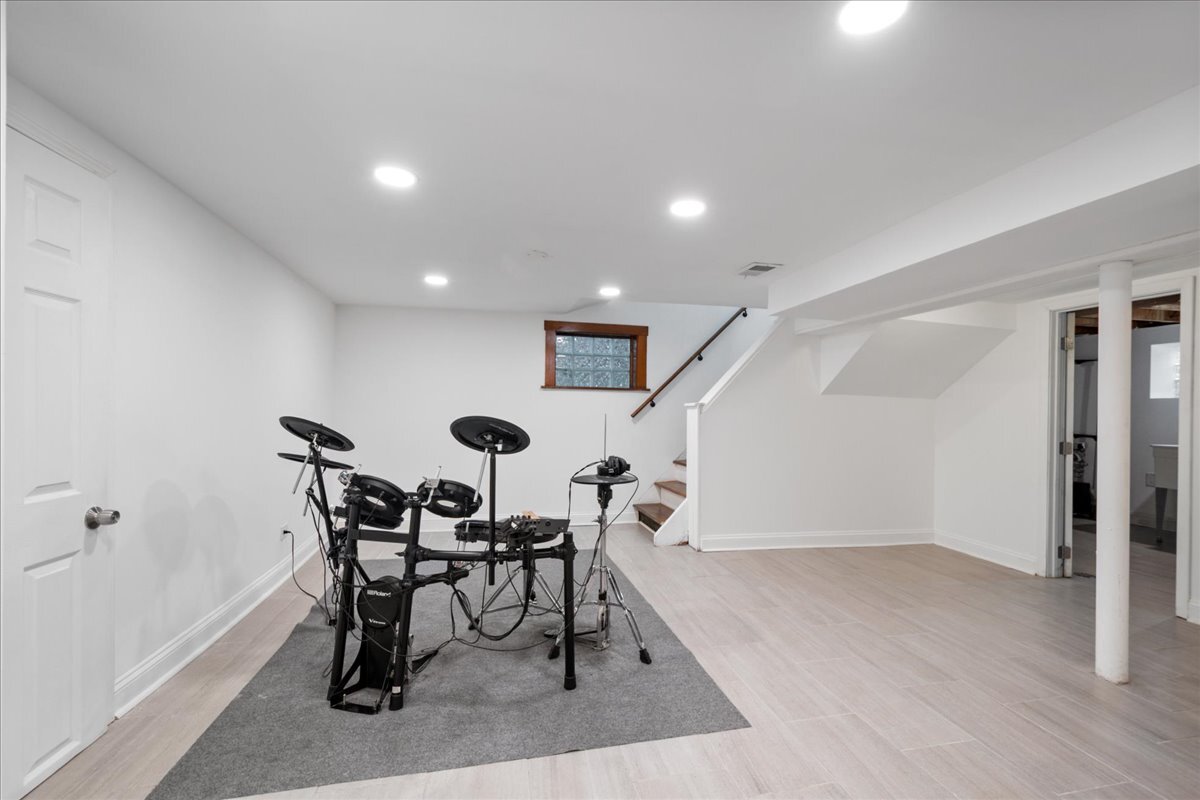 2611 W Jarlath Street Property Photo 16