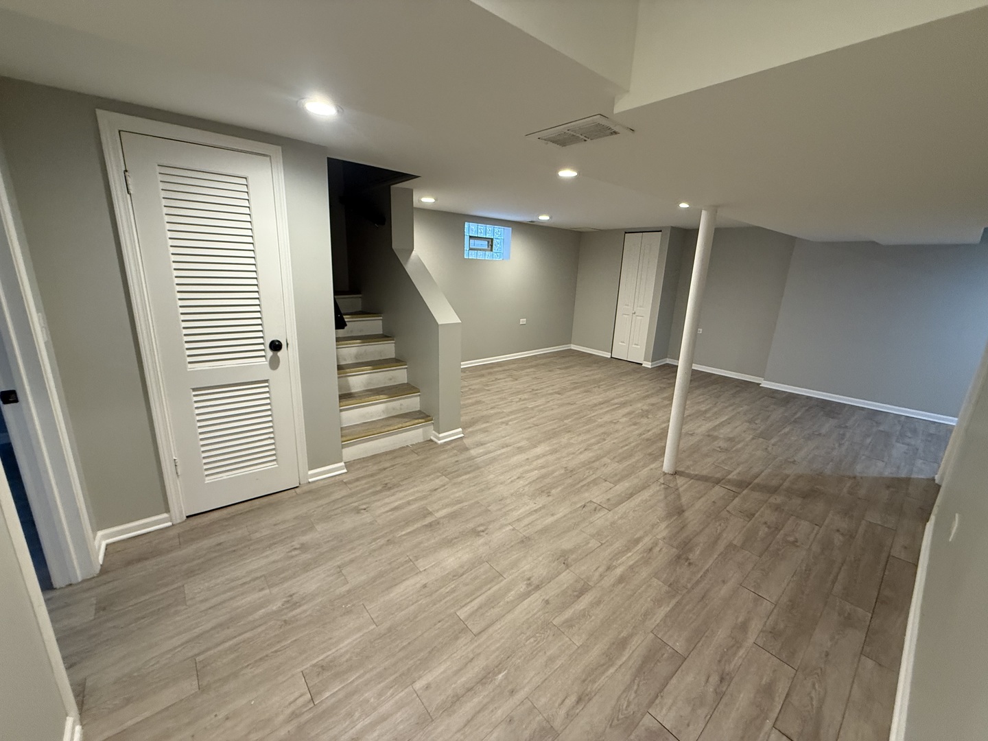 5423 W 63rd Place Property Photo 6