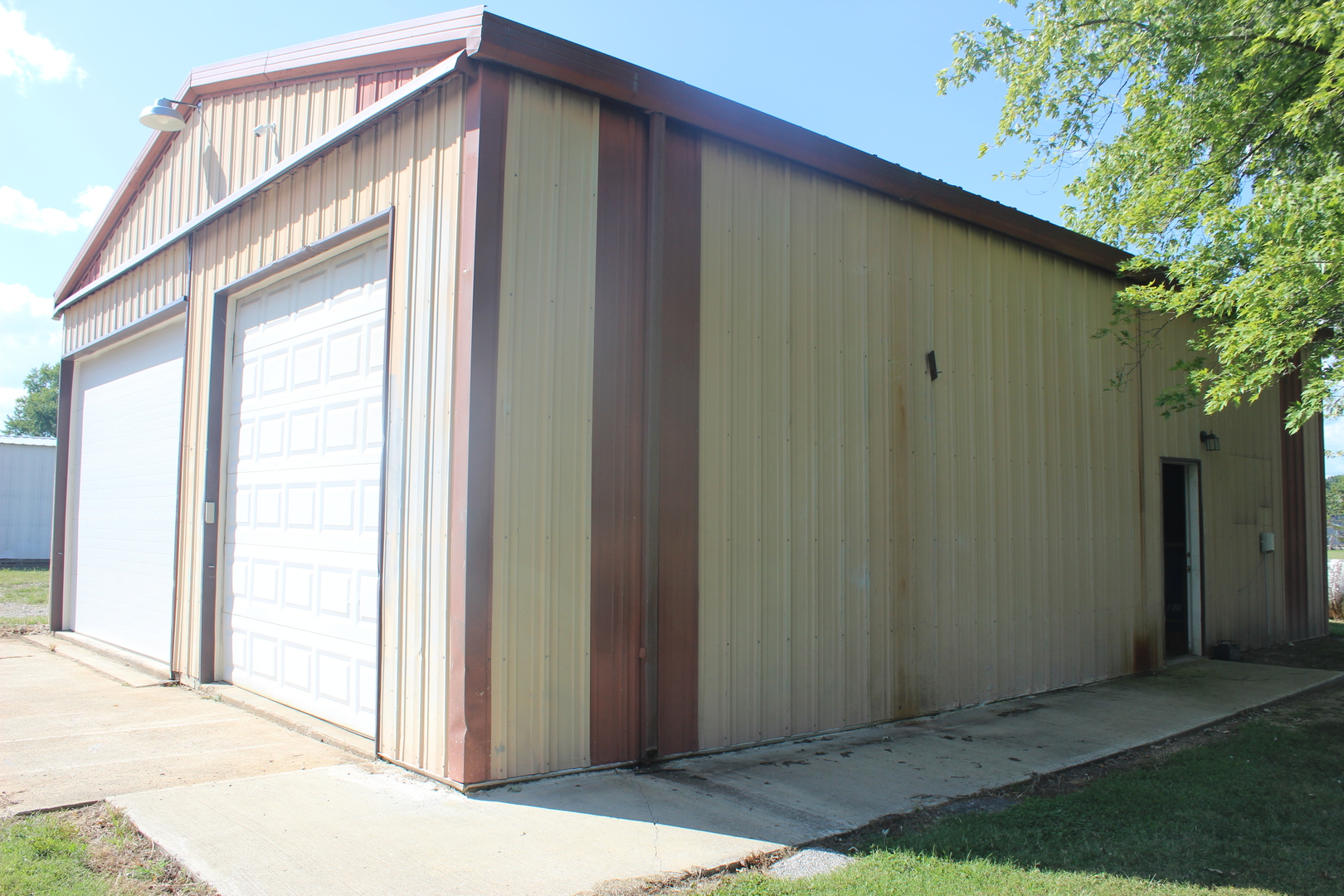 709 Thomas Street Property Photo 1