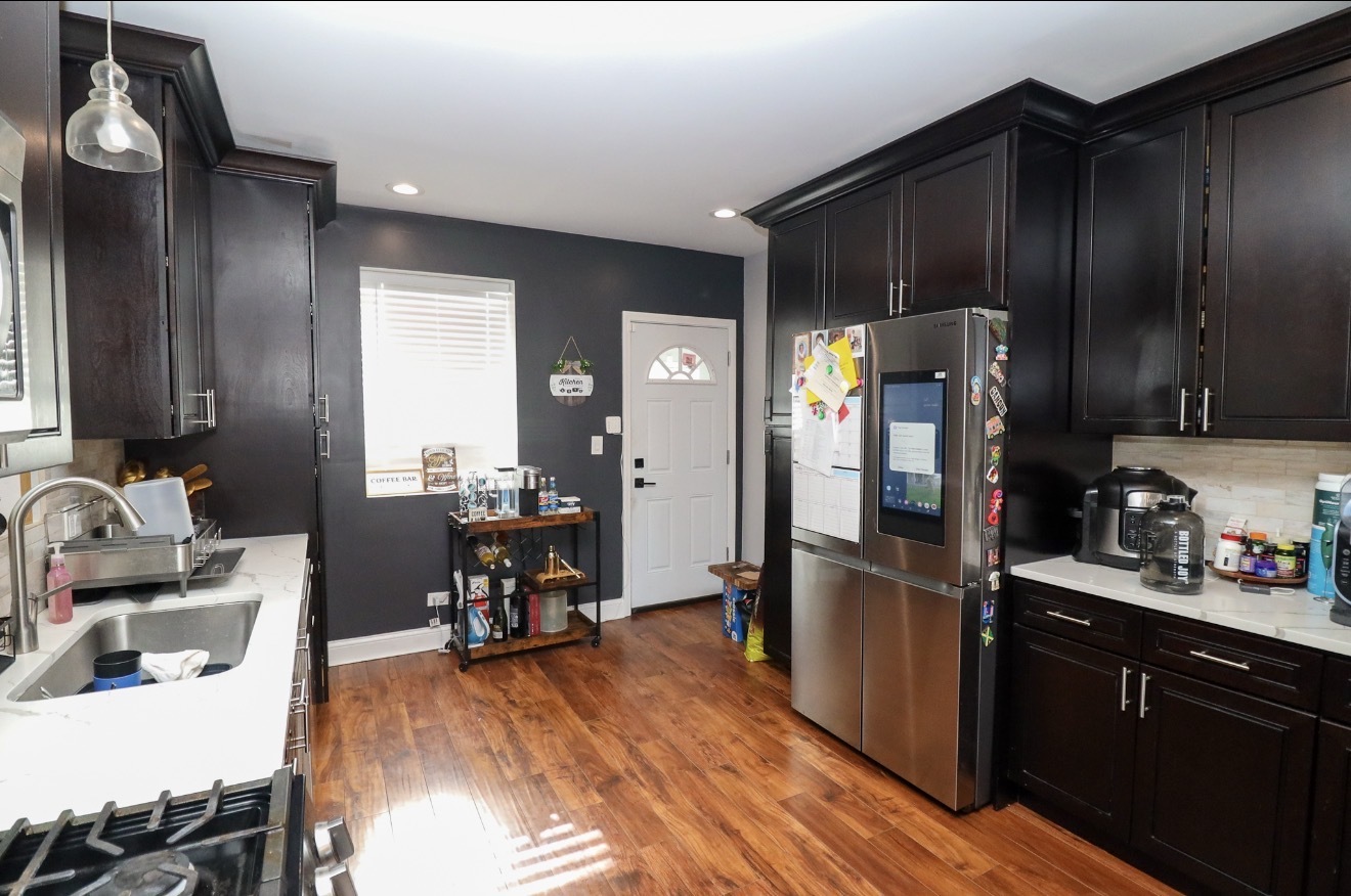 2922 N New England Avenue Property Photo 7