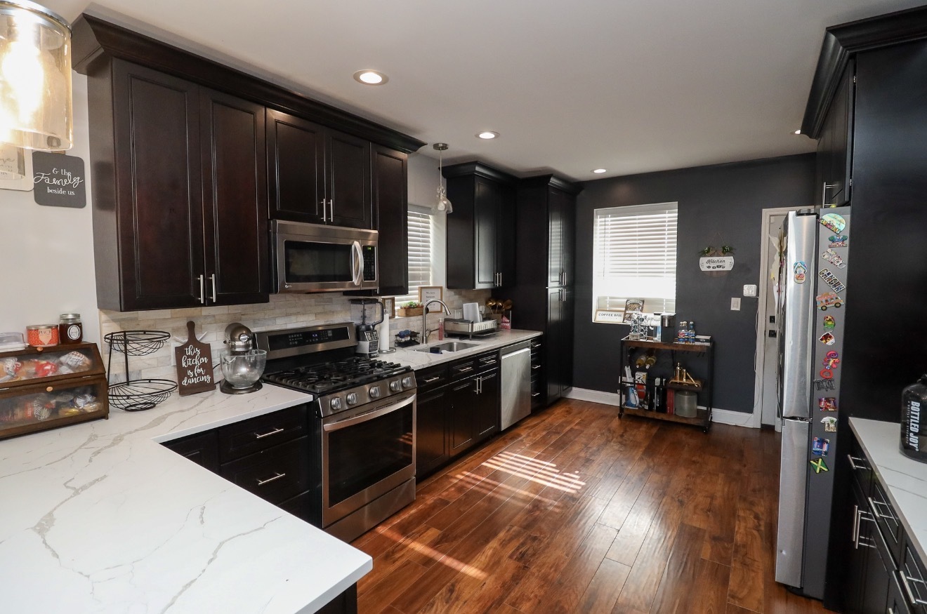 2922 N New England Avenue Property Photo 8