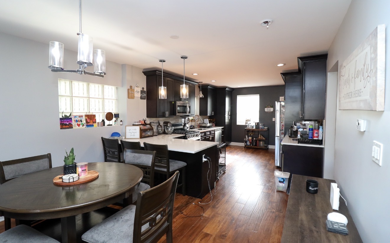 2922 N New England Avenue Property Photo 9