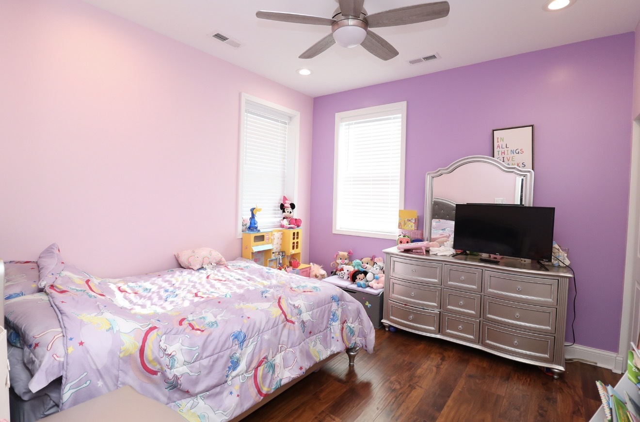 2922 N New England Avenue Property Photo 16