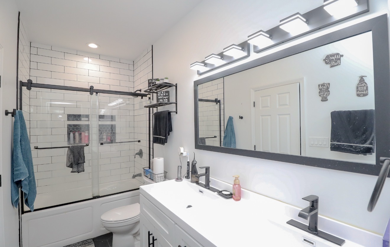 2922 N New England Avenue Property Photo 19