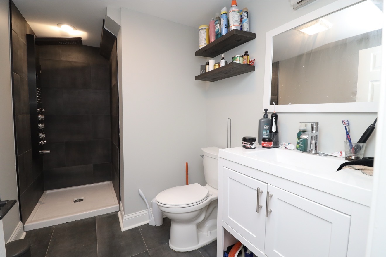 2922 N New England Avenue Property Photo 22