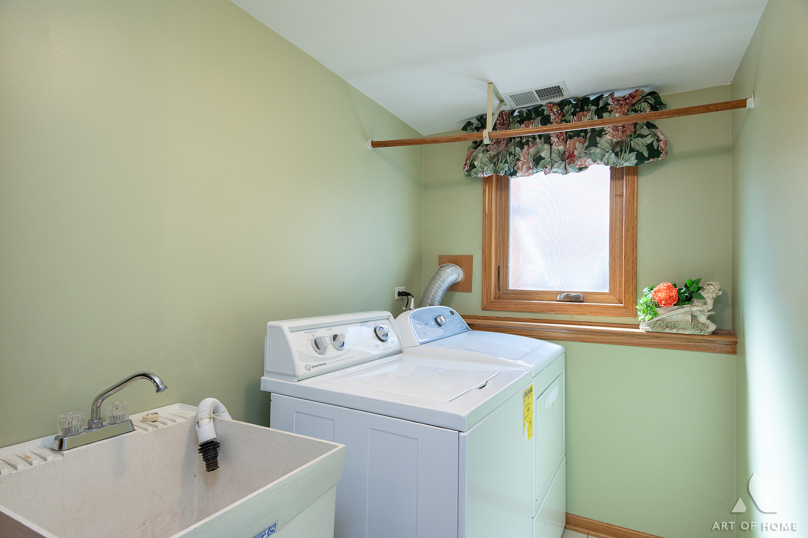 7712 Parkside Avenue Property Photo 32