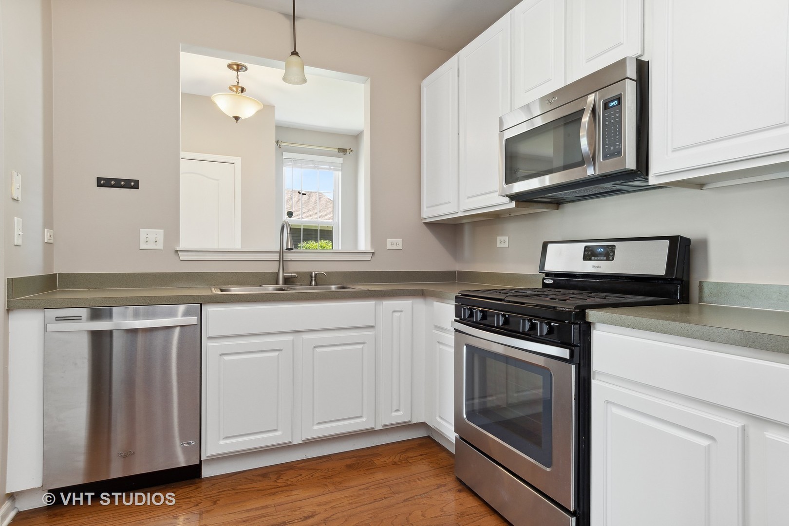 2442 Golf Ridge Circle Property Photo 3