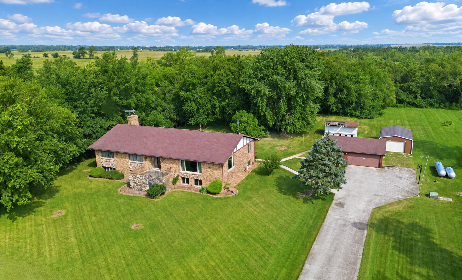 1128 W Church Road Property Photo 1