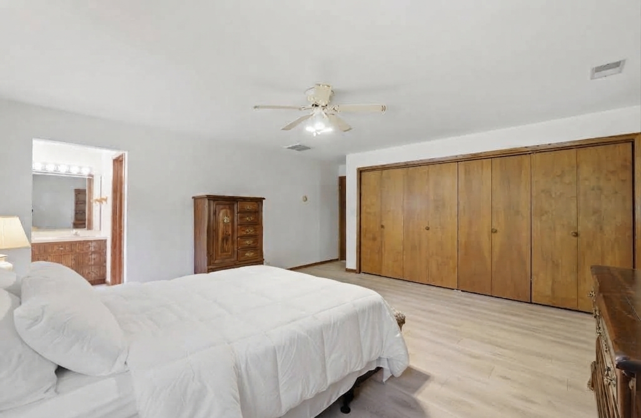 1128 W Church Road Property Photo 16